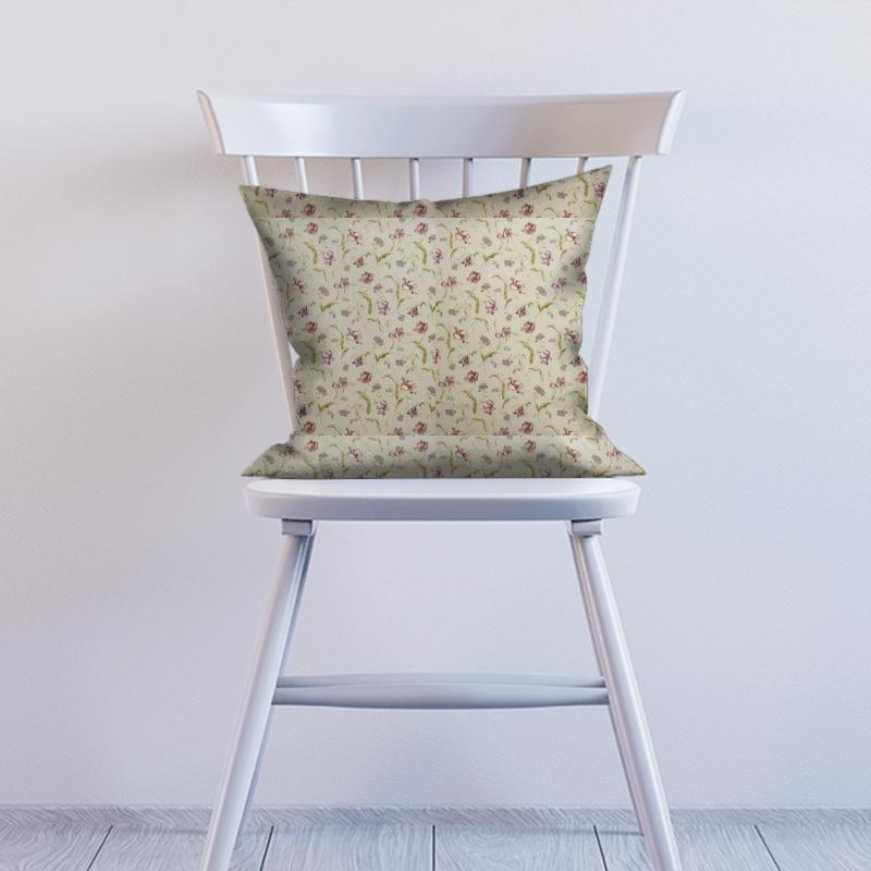 iLiv Botanica Tulipa Soft Red Cushion