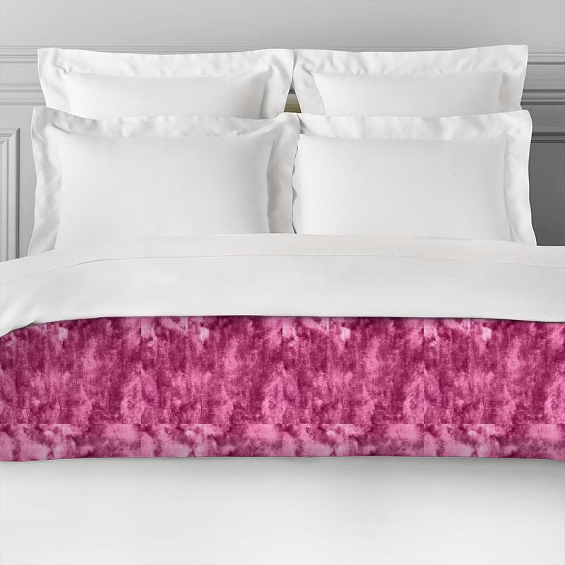Clarke and Clarke Crush Crush Carnation Bed Runner