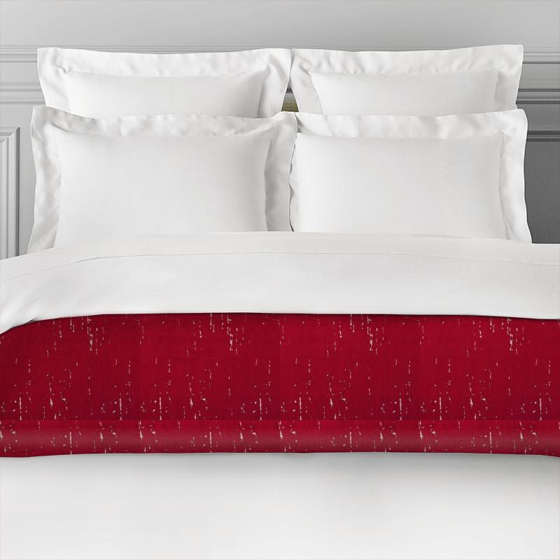 Clarke and Clarke Dimensions Aurora Rouge Bed Runner