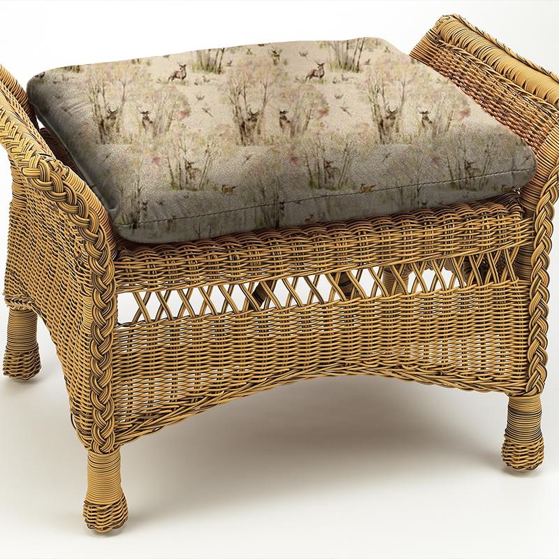 Voyage Decoration Country Book Sherwood Linen Box Cushion