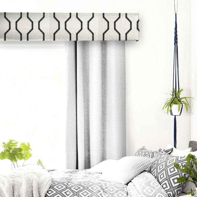 Bw1012 Black / White Pelmet Clarke and Clarke Black & White Bw1012 Black / White Pelmet