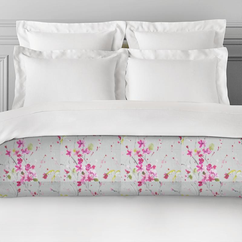 Voyage Decoration Diffusion Armathwaite Blossom Silver Bed Runner