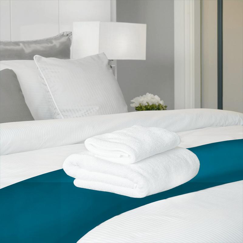 Clarke and Clarke Spectrum Spectrum Peacock Bed Runner