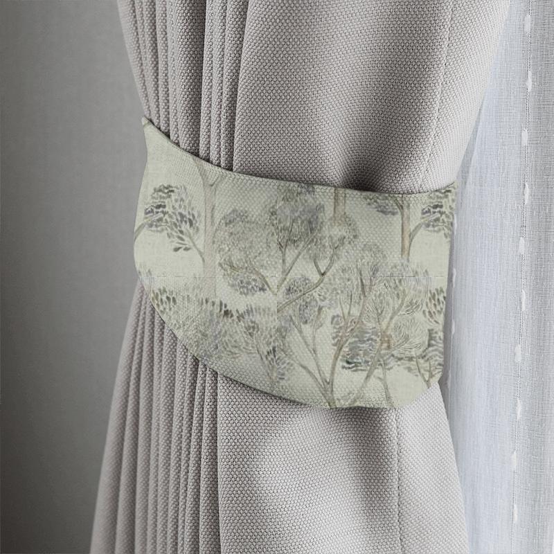 Voyage Decoration Kyoto Gardens Nippon Linen Bamboo Tieback