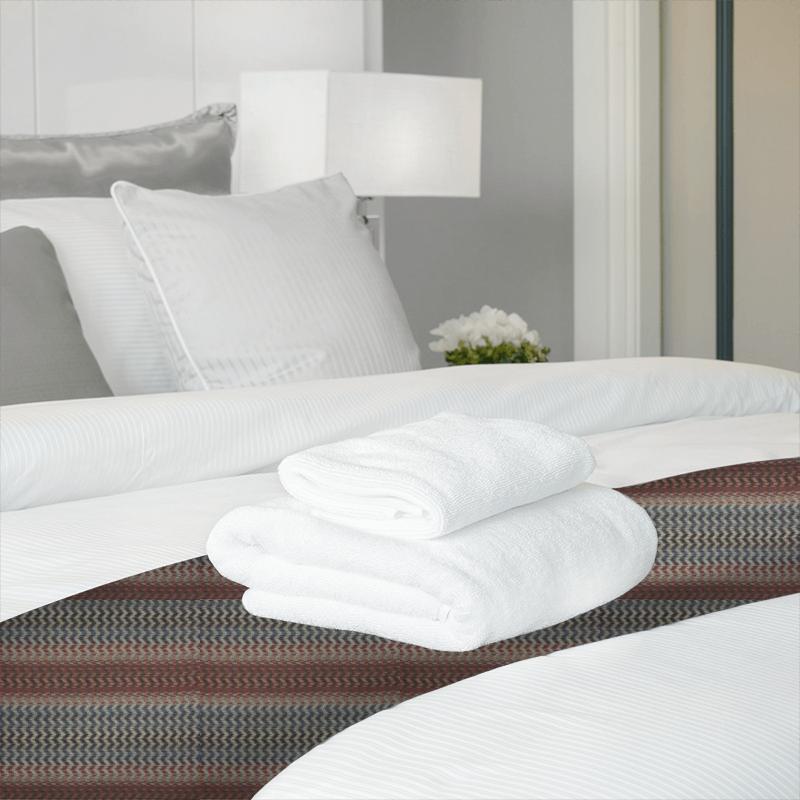 Prestigious Textiles Pizzazz Roscoe Vivacious Bed Runner
