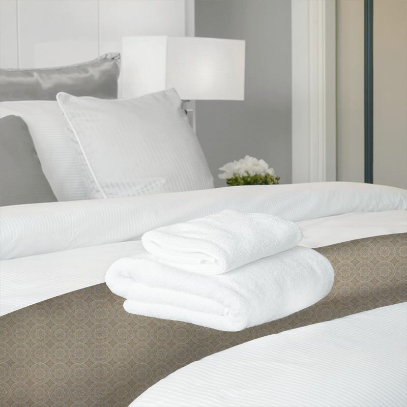 iLiv Pembury Chastleton Honeycomb Bed Runner