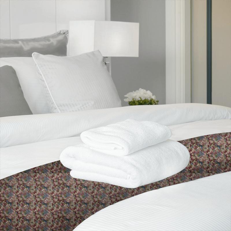 iLiv Botanist Botanist Garnet Bed Runner