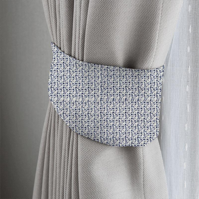 William Morris Archive III Prints Rosehip Indigo Morris Tieback