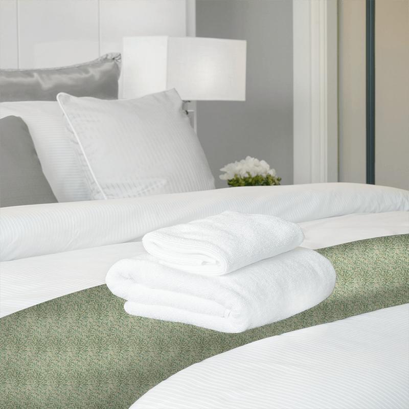 William Morris Morris Fabric Compendium I, II & III Willow Boughs Cream/Pale Green Morris Bed Runner