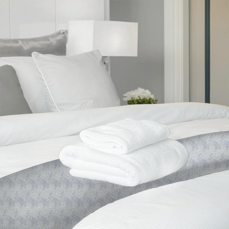 William Morris Morris Fabric Compendium I, II & III Willow Boughs China Blue/Cream Morris Bed Runner