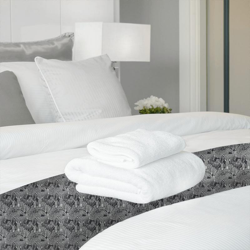 Harlequin Mirador Nirmala Jet Bed Runner