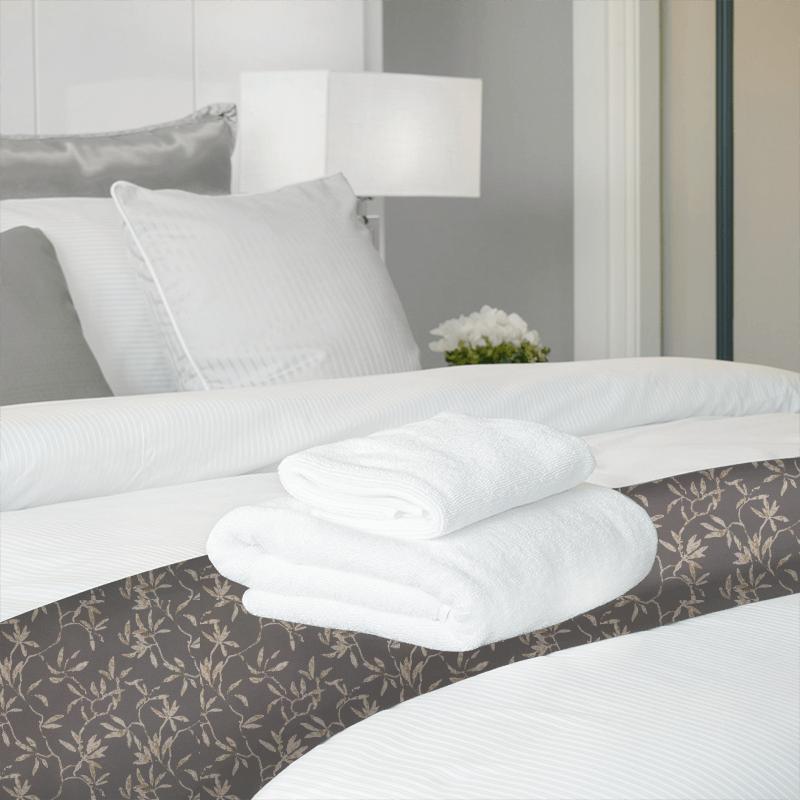 Romo Floris Sefina Jacquard Magnet Bed Runner