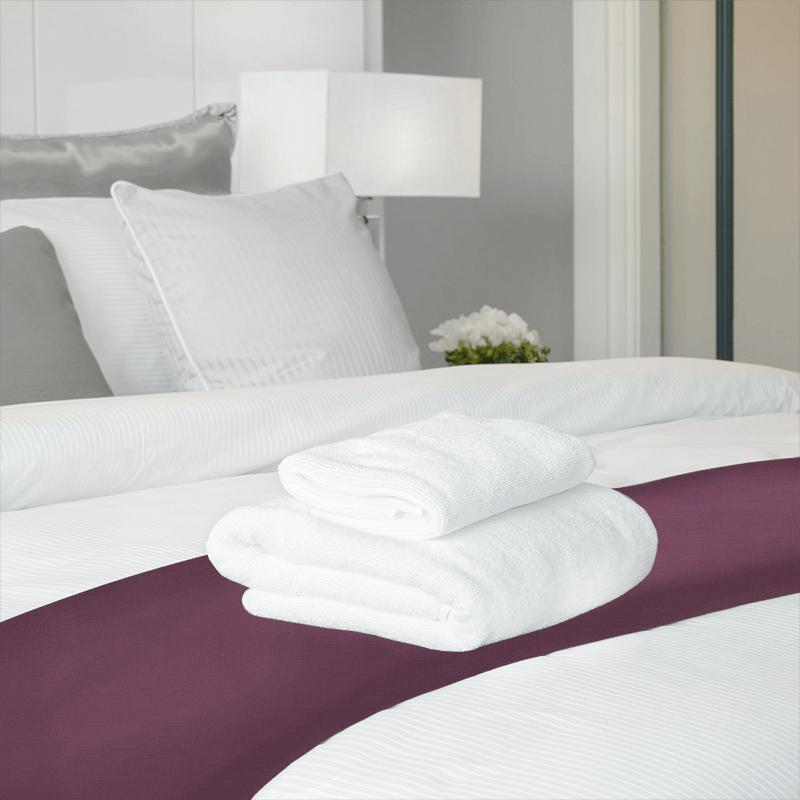 Linara Cassis Bed Runner