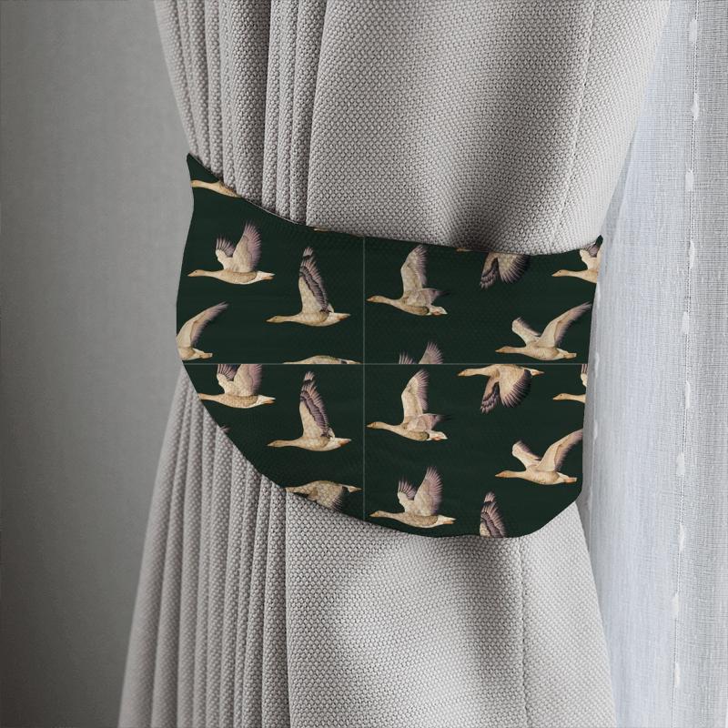 Sanderson Elysian Fabrics Elysian Geese Forest/Fig Tieback